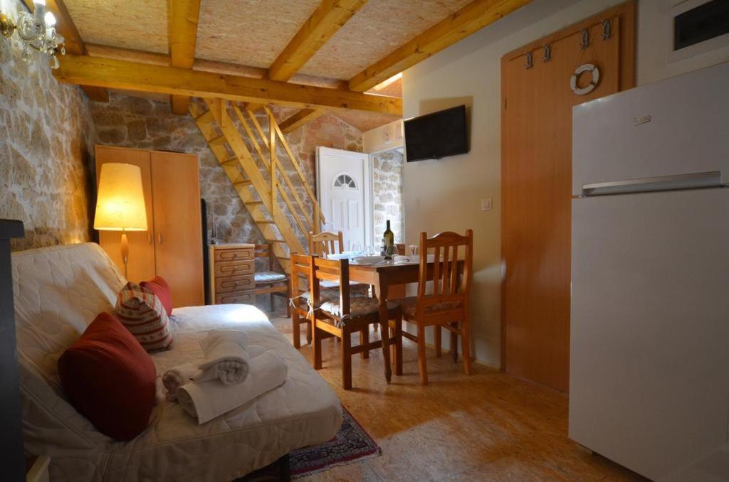 Studio Apartment La Maison De Catherine Rovinj Exteriör bild