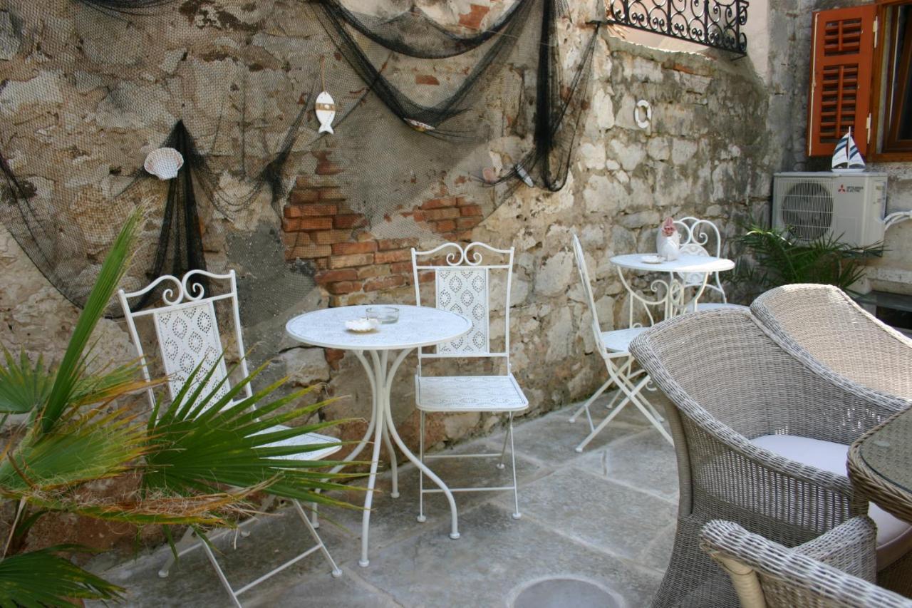 Studio Apartment La Maison De Catherine Rovinj Exteriör bild