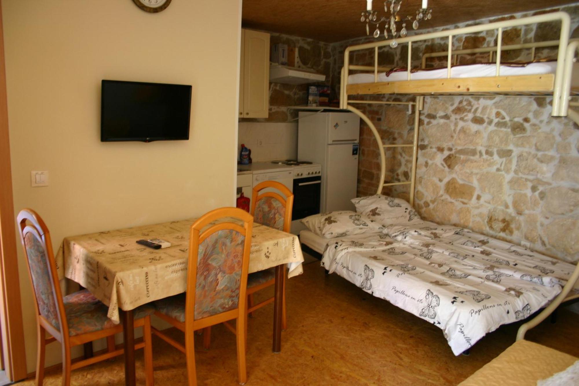 Studio Apartment La Maison De Catherine Rovinj Exteriör bild