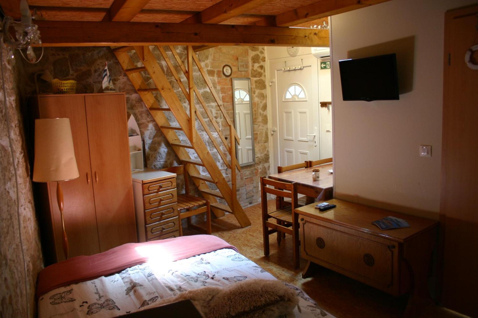 Studio Apartment La Maison De Catherine Rovinj Exteriör bild